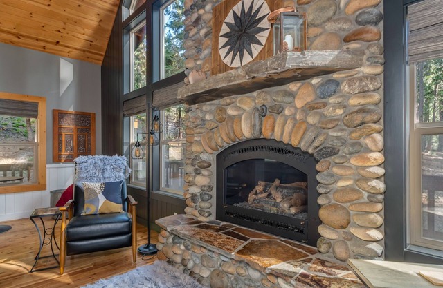 Hiawatha Hideaway- Mountain Getaway