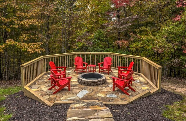 Hibernation Station - Hot Tub | Fire Pit | Pool Table & Arcade Games