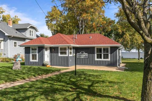 Hickory Hideaway, Cozy 2 bedroom with private dock