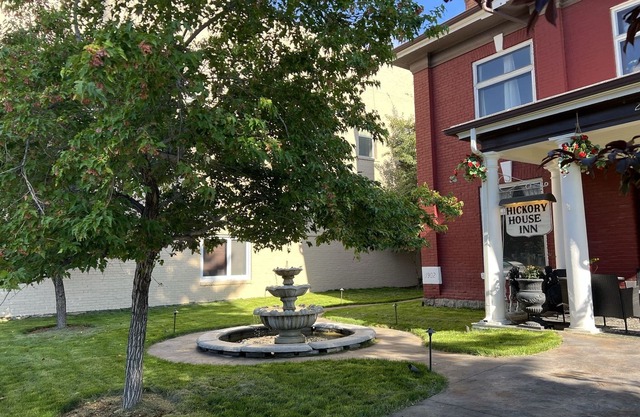 Hickory House Inn
