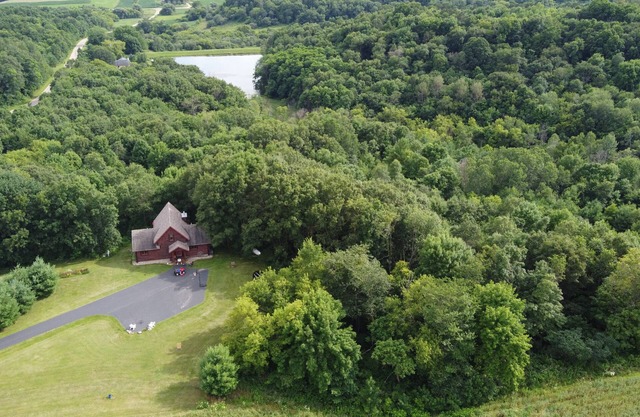 Nature’s Retreat Log Cabin Living