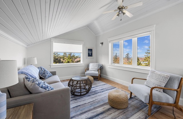 Hidden Dunes Coastal Cottage with Beach Access