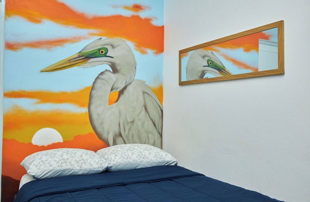 Hidden Gem Budget Beach Studio / High-Speed Wifi