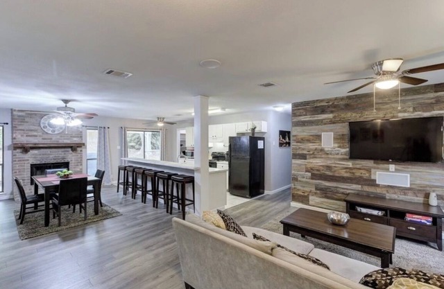 HIDDEN GEM! - CLOSE TO SEAWORLD AND LACKLAND AFB