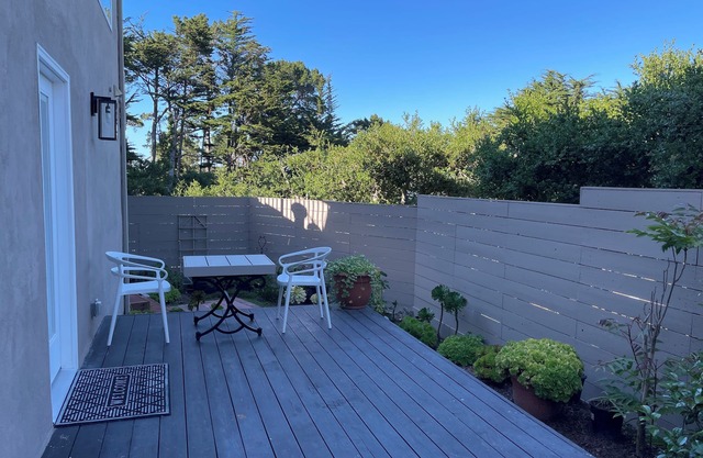 Hidden Gem - Cozy, New 1 br/1 ba unit in a peaceful and centrally located place