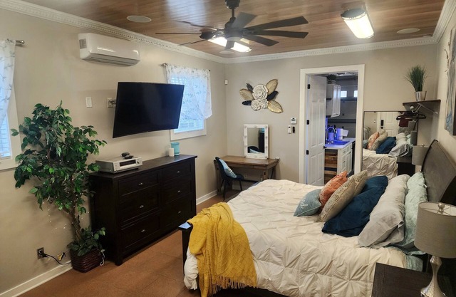 Hidden Gem Guest House, 15min Pier Park, 5 min Beach & Publix Sports Complex