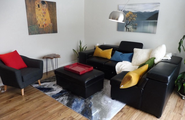 ★ Verstecktes Juwel im Herzen der Stadt Luxury PVT. Suite ★ KOSTENLOS 4 Auto PKG ★ + Fahrräder + 52 "TV + WIFI ★