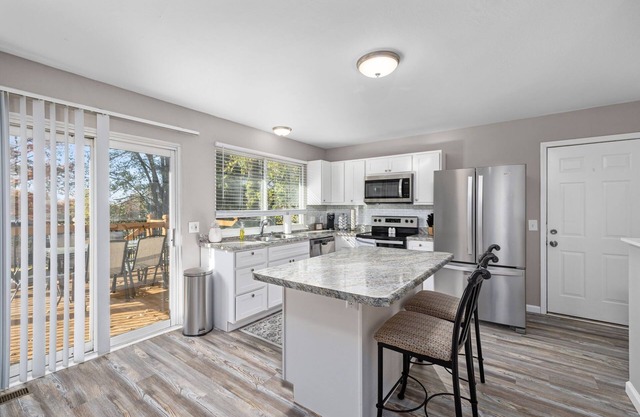 Hidden Gem on Hillview * 4BD * Games * Good Vibes