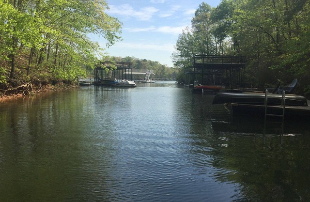 Hidden Gem Cabin am Lake Lanier mit Dock im schönen North Georgia Mountains