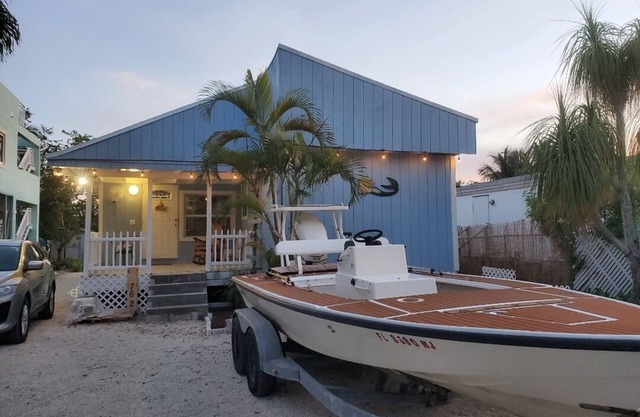 Hidden Gem on pond with access to gulf and ocean