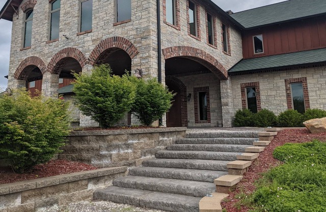 Hidden Gem, scenic views off private balconies, incredible food and wine
