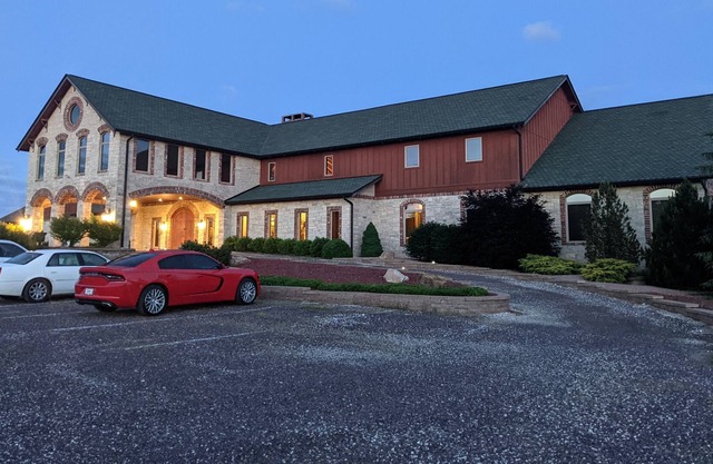 Hidden Gem, scenic views, off private balconies, incredible food and wine