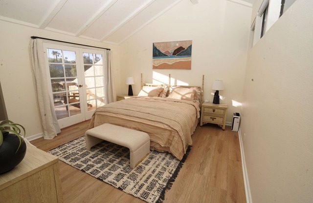 Hidden Gem - Spacious and Gorgeous Getaway by the Pool