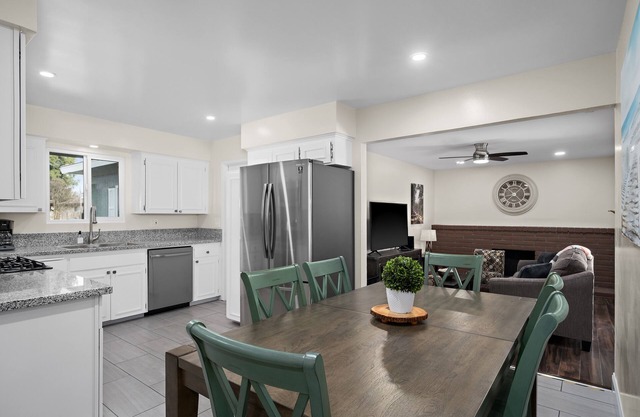Hidden Gem Upgraded 4/2 in NW Fresno w RV Parking