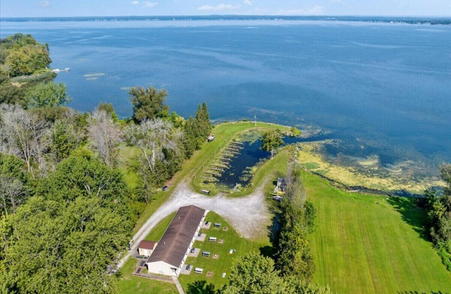 Hidden Harbor Marina, The Entire Property (Sleeps 16) - Oneida Lake's Premier Fishing Getaway
