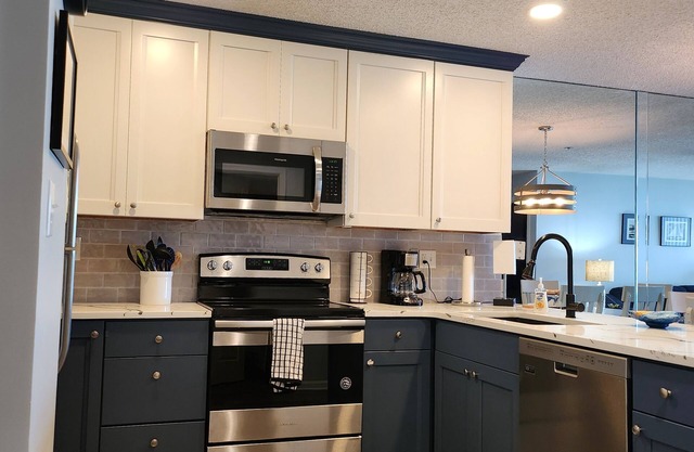 Hidden Harbour 2BR/2BA – Bayside Condo w/ Pool, Steps to Sand & Northside Park!