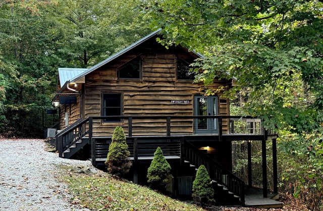 "Hidden Haven" Suite @Rustic Retreat Cabin - firepit & sauna
