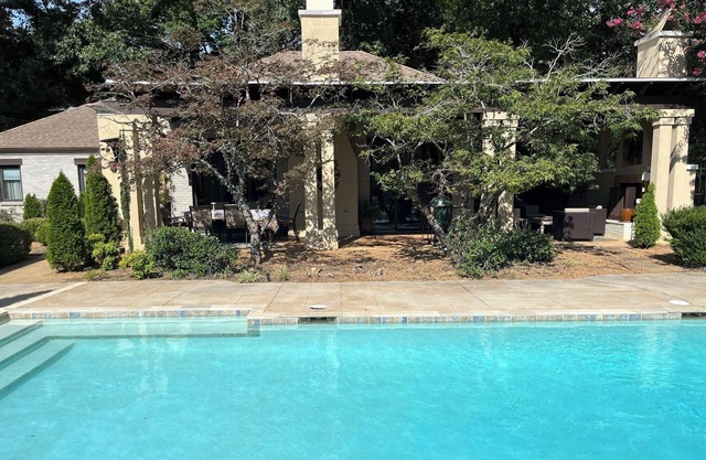 Hidden oasis near Ole Miss! Luxurious pool house, outdoor areas, pet friendly!