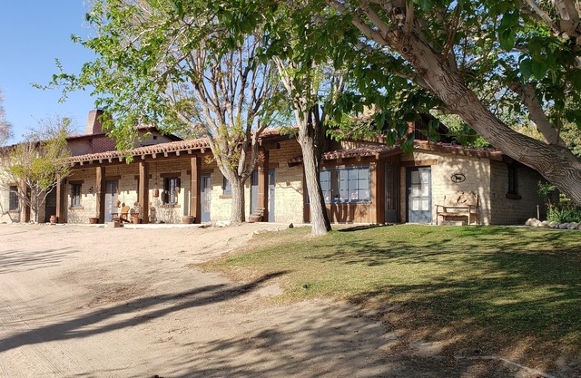 Adobe Mansion mit Platz für 40 Personen in einer wunderschönen Wüstenoase - Mindestanzahl Gäste 15
