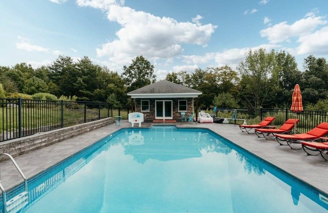 Hidden Ridge: Private Oasis w/ Pool, Hot Tub+Views