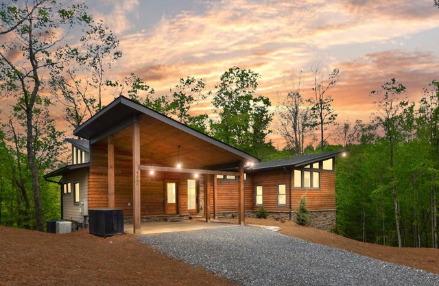 Hidden Springs at Watersong ~ Mountain Modern 5BR ~ Must See!