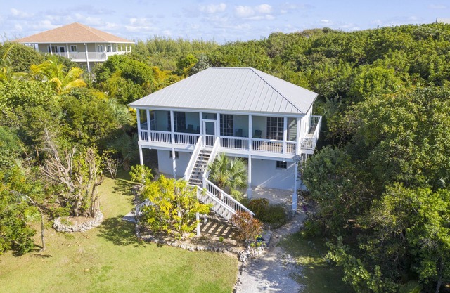 Peaceful Times House - Green Turtle Cay, Abaco - Nur wenige Schritte von Coco Bay entfernt