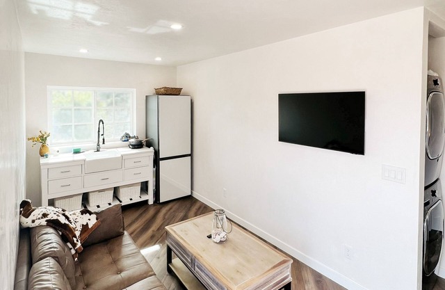 Hidden Valley Retreat - Near Beach + Dtwn