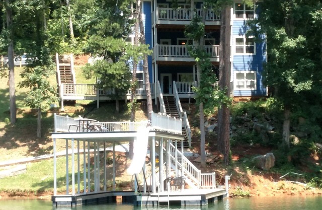 Hidden Treasure - Doppeldecker-Dock mit Folie; Viele Parkplätze; Whirlpool