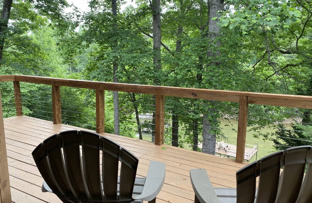 Hideaway Cove- Private Boat Dock, Waterfront, Game Room, Family-Friendly, Quiet