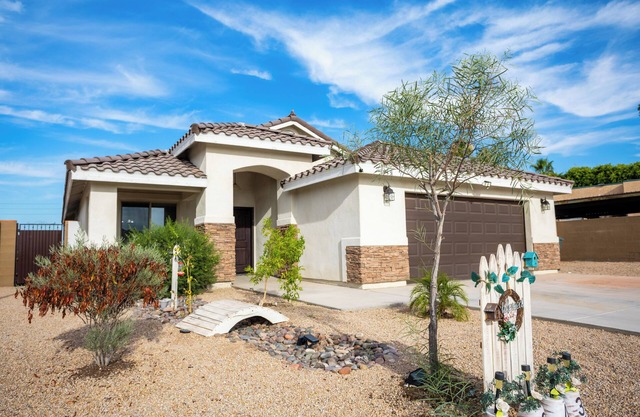 Hideaway in the Heart of the City/ 2-K bed, centrally located home