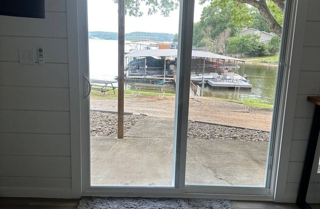 Hideaway on the lake!