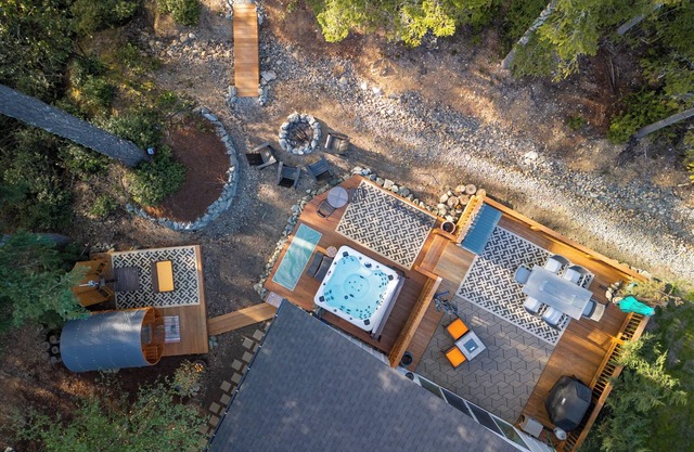 Hideaway Retreat | Hot Tub, Sauna & Game Room