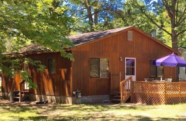 Higgins Lake Rustic Cabin in der Nähe von Kelly Beach