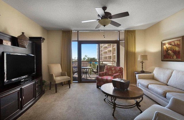 High Above the Waves: 5th-Floor Oceanfront Bliss with King Bed and Modern Comforts