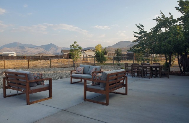 High Desert Haven - a beautiful 3-bedroom home in Challis with RV Hookup!