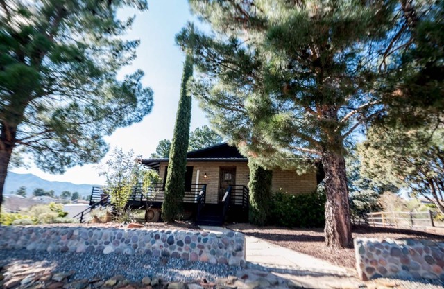 Hohe Wüstenoase! Gemütliches Haus in Cottonwood in der Nähe von Sedona, mit Deck & Privacy