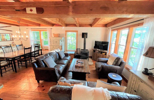 60 min. in Halifax - Abgeschieden, High End ideal für große Familien; toll schwimmen