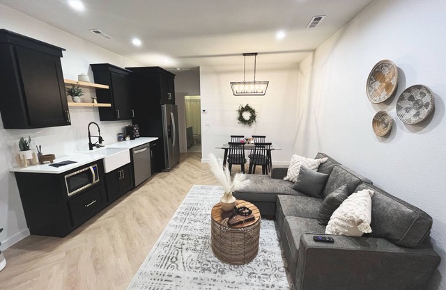 High-end luxurious studio within walking distance to downtown!