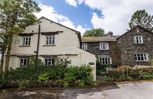 HIGH FOLD, romantic, with a garden in Ambleside