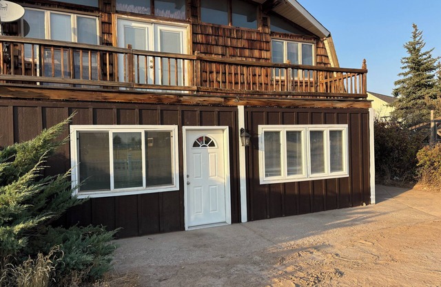 High Plains Getaway 4-bedroom 2 full bath in Laramie.