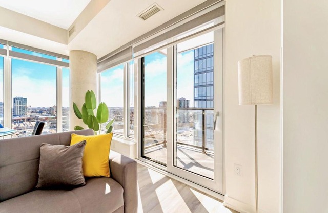 High Rise 1BR Building w Gorgeous Views