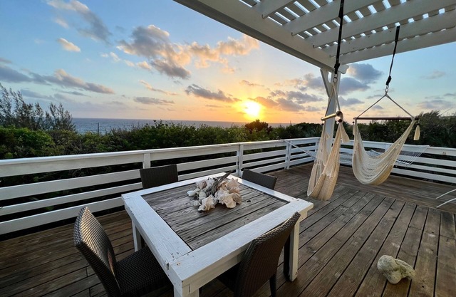 High Seas As Seen on HGTV’s ‘Bahamas Life’ Ocean view, Open-Plan Modern Living
