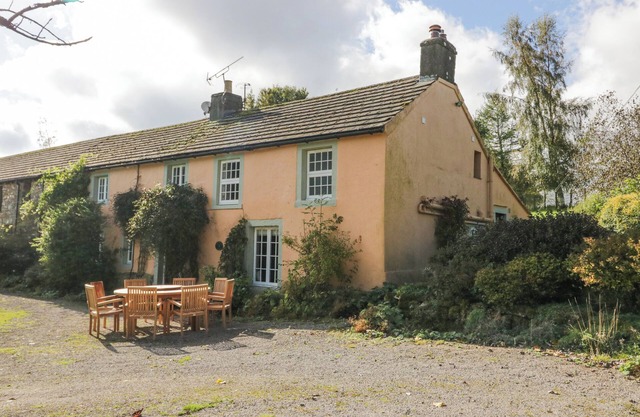 HIGH WINDER HOUSE, pet friendly, with open fire in Askham, Cumbria