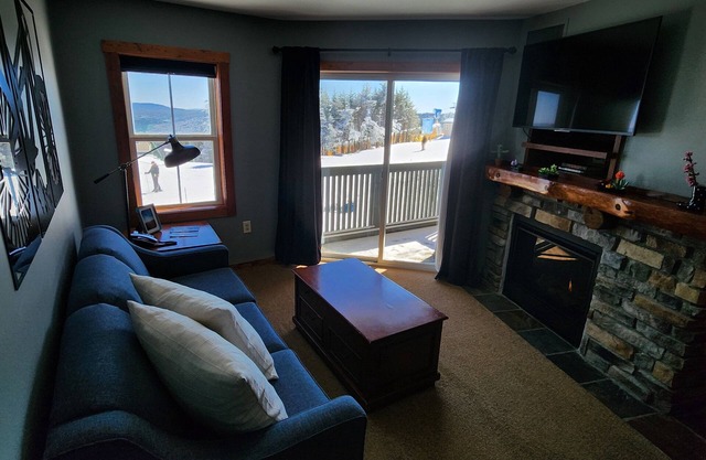 Highland Hideaway - Slope Side - Mountain Views