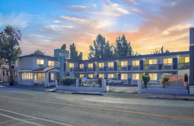 Highlander Motel