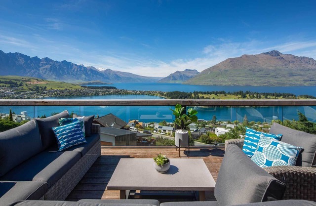 Highlands Lodge: Lake Views, BBQ & Free Parking