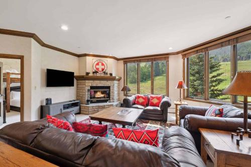 Highlands Slopeside 213 by East West Hospitality