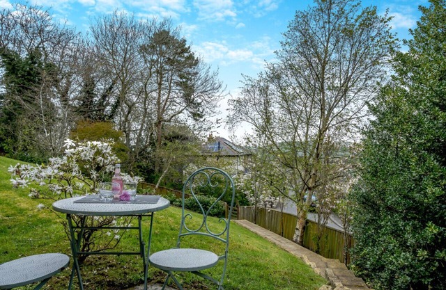 Highridge Apartment - One Bedroom Apartment, Sleeps 2