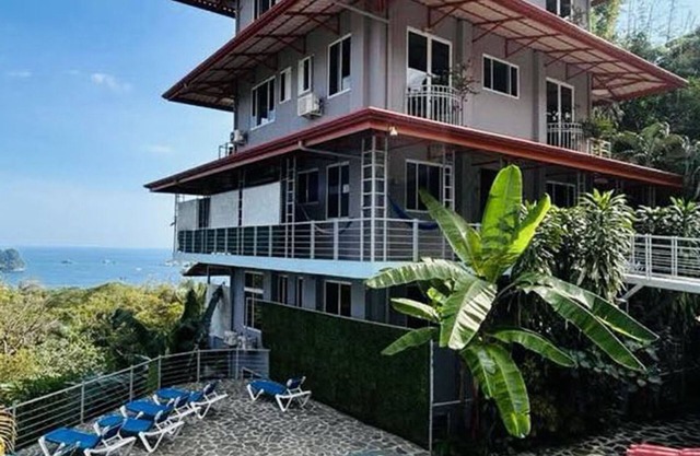 Blick auf den Nationalpark und die Bucht von Manuel Antonio