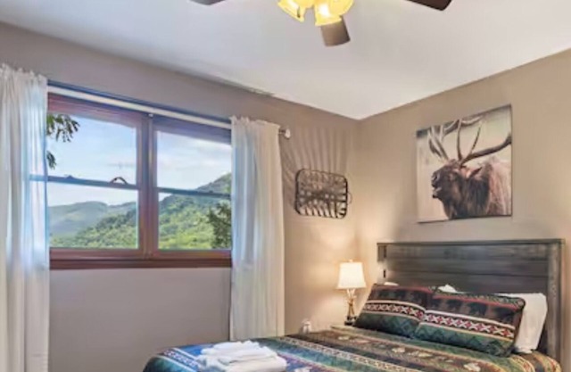 Highview Retreat-Breathtaking Views, Great Location!